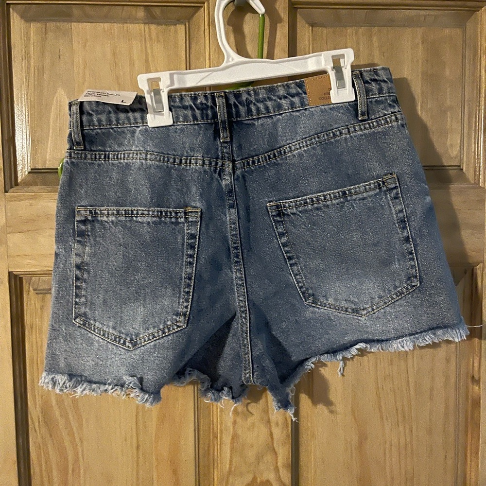 Jean Shorts - Picture 2 of 2